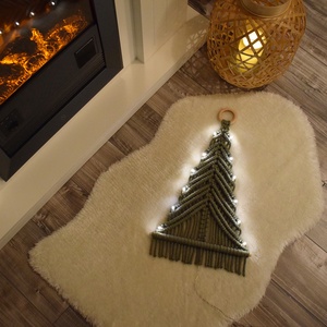 Makramé világító karácsonyi ablakdísz, falidísz - fenyőfa - Meska.hu