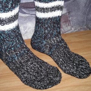Kézzel kötött vastag zokni 42-43 méretben. -  - Meska.hu