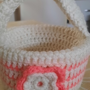 Horgolt kosárka. 13x9cm., Otthon & Életmód, Dekoráció, Asztal és polc dekoráció, Asztaldísz, Horgolás, MESKA