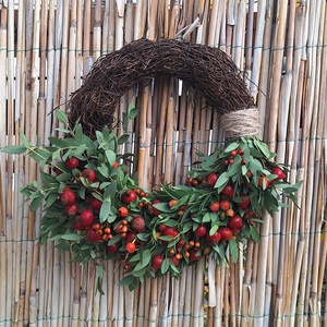 Csipkebogyó kopogtató - otthon & életmód - dekoráció - ajtó- és ablak dekoráció - ajtódísz & kopogtató - Meska.hu