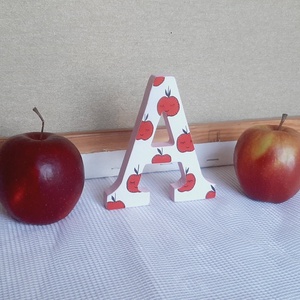 Almás dekorbetű - baba - mama - babaszoba dekoráció - babanév dekoráció - Meska.hu