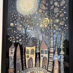 Fák - házak - csillagos égbolt - művészet - festmény - üvegfestmény - Meska.hu