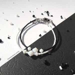 Fehér minimál karkötő Swarovski gyönggyel, ajándék lánynak, nőnek - ékszer - karkötő - gyöngyös karkötő - Meska.hu