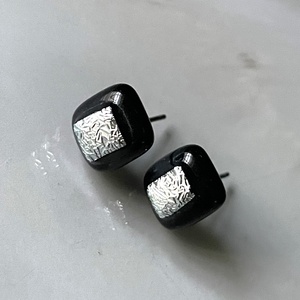 Ezüst-fekete fülbevaló, üvegékszer - Meska.hu