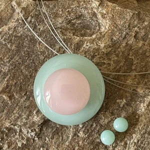 Mentazöld, rózsaszín nyaklánc, üvegékszer - Meska.hu