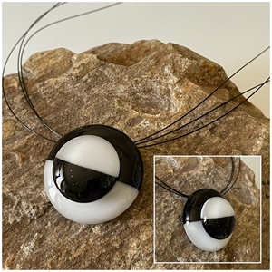 Klasszikus fekete-fehér nyaklánc, üvegékszer, Ékszer, Nyaklánc, Medál, Ékszerkészítés, Üvegművészet, MESKA