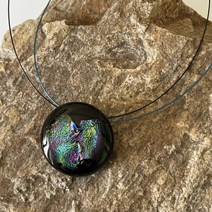 Többszínű irizáló nyaklánc, üvegékszer - ékszer - nyaklánc - medálos nyaklánc - Meska.hu