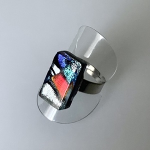 Több színben irizáló gyűrű, üvegékszer - ékszer - gyűrű - figurális gyűrű - Meska.hu