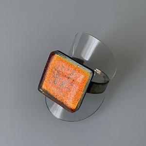 Narancsosan irizáló gyűrű, üvegékszer - ékszer - gyűrű - figurális gyűrű - Meska.hu