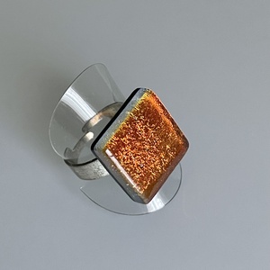 Narancsosan irizáló gyűrű, üvegékszer, Ékszer, Gyűrű, Figurális gyűrű, Ékszerkészítés, Üvegművészet, MESKA