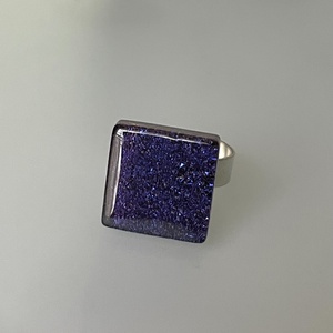 Kéken, lilásan irizáló gyűrű, üvegékszer - ékszer - gyűrű - figurális gyűrű - Meska.hu