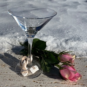 Divatos koktélos pohár � magassarkú cipő és táska díszítéssel, Otthon & Életmód, Konyhafelszerelés, tálalás, Tálalás, Pohár, Gyurma, MESKA