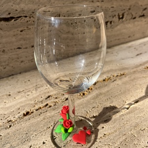 Borospohár kézzel készített gyurma díszítéssel, Otthon & Életmód, Konyhafelszerelés, tálalás, Tálalás, Boros poharak, szettek, Gyurma, MESKA