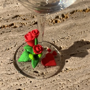 Borospohár kézzel készített gyurma díszítéssel - otthon & életmód - konyhafelszerelés, tálalás - tálalás - boros poharak, szettek - Meska.hu