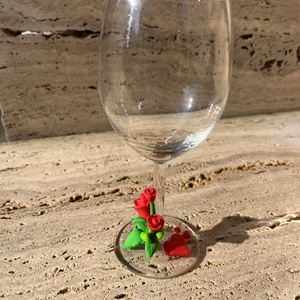 Borospohár kézzel készített gyurma díszítéssel - otthon & életmód - konyhafelszerelés, tálalás - tálalás - boros poharak, szettek - Meska.hu