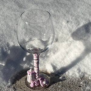 Tejfakasztó öröm � Kézzel díszített gyurma borospohár - otthon & életmód - konyhafelszerelés, tálalás - tálalás - boros poharak, szettek - Meska.hu