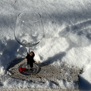 Emlékpoharak esküvőre � egyedi menyasszony és vőlegény figurákkal díszítve - esküvő - emlék & ajándék - nászajándék - esküvői pohár, pohárszett - Meska.hu