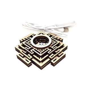 Lámpa fa talpas USB fehér piramis 10 cm  ásvány és kristály megvilágító talp, Kellékek & szerszámok, Ásvány alapanyag, Ásvány lámpa, , MESKA