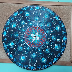 Mandala festés akrillal,pontozásos technikával bakelit lemezre( kék, zöld, fehér )02. - Meska.hu
