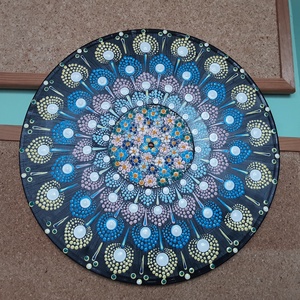 Mandala festés akrillal, pontozásos technikával bakelit lemezre. 05 - Meska.hu