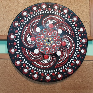 Mandala festés akrillal, pontozásos technikával bakelit lemezre.06. - Meska.hu