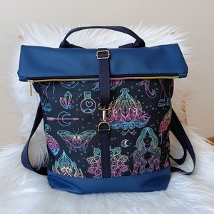 Kék műbőr rolltop hátizsák elején jóga témájú mintával, Táska & Tok, Hátizsák, Roll top hátizsák, Varrás, MESKA