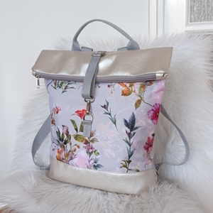 Fekete műbőr rolltop hátizsák elején róka mintával - táska & tok - hátizsák - roll top hátizsák - Meska.hu