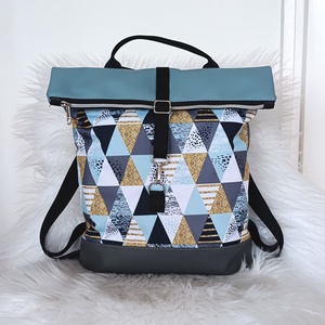 Kék-szürke műbőr rolltop hátizsák elején háromszög mintával, Táska & Tok, Hátizsák, Roll top hátizsák, Varrás, MESKA