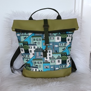 Zöld műbőr rolltop hátizsák elején háztető, cica mintával, Táska & Tok, Hátizsák, Roll top hátizsák, Varrás, MESKA