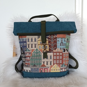 Kék rolltop hátizsák elején házikó mintával, Táska & Tok, Hátizsák, Roll top hátizsák, Varrás, MESKA