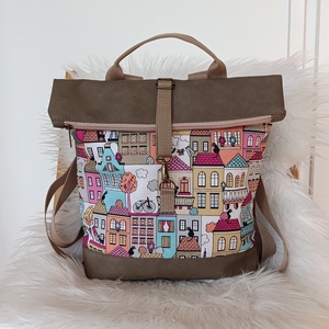 Rolltop hátizsák elején virág és méhecske mintával, textilbőr és vízlepergető anyag kombinációja, Táska & Tok, Hátizsák, Roll top hátizsák, Varrás, MESKA