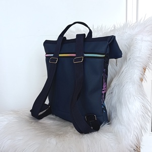 Kék műbőr rolltop hátizsák elején álomfogó témájú mintával - táska & tok - hátizsák - roll top hátizsák - Meska.hu