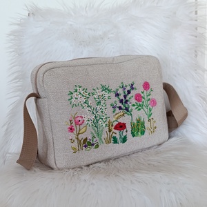 Kézzel hímzett válltáska - táska & tok - kézitáska & válltáska - vállon átvethető táska - Meska.hu