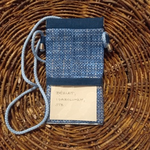 Farmerkék zsákmintás mobiltok átlátszó zsebbel, 12x20cm, pikk-pakk zárral - Meska.hu