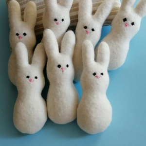 Baba nyuszi, meleg, pihe-puha Zsebnyuszi, 10 cm - Meska.hu