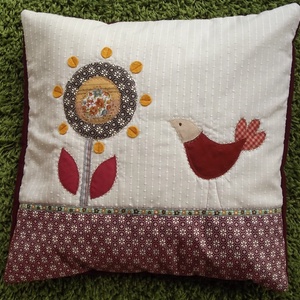 Madaras -virágos párna , Otthon & Életmód, Lakástextil, Párna & Párnahuzat, Patchwork, foltvarrás, MESKA