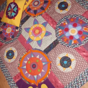 Meseszőnyeg 150  x 150, 3 párnával, Otthon & Életmód, Babaszoba, gyerekszoba, Babatakaró, gyerek pléd, Patchwork, foltvarrás, MESKA
