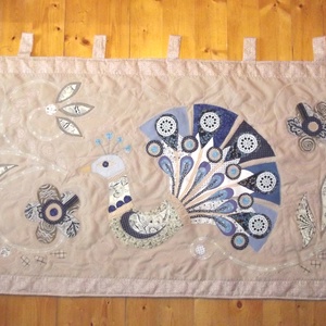 Pávás falvédő 200 x 70 cm, Otthon & Lakás, Lakástextil, Falvédő, Patchwork, foltvarrás, Meska