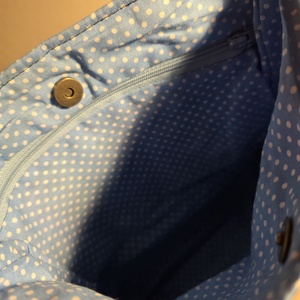 Női táska batikmintás textilből, horgolt fedőlappal és kordbársony talpacskával - táska & tok - kézitáska & válltáska - válltáska - Meska.hu