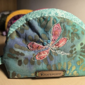 Szitakötős, batikolt mintás neszesszer, Táska & Tok, Neszesszer, Patchwork, foltvarrás, MESKA