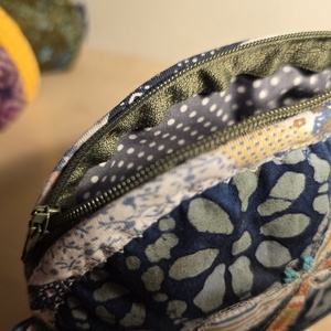 Szitakötős, batikolt mintás neszesszer - táska & tok - neszesszer - Meska.hu