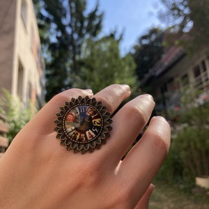 Nagy gyűrű, retro stílusban - Rulett motívummal , Ékszer, Gyűrű, Üveglencsés gyűrű, Ékszerkészítés, MESKA