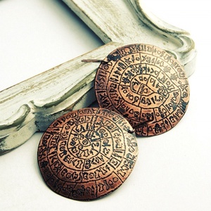 phaisztoszi korong - maratott fülbevaló -  - Meska.hu