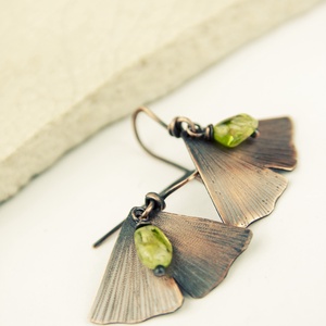 Ginkgo - vörösréz fülbevaló peridottal -  - Meska.hu