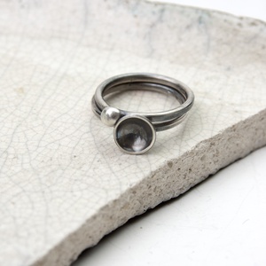 Feketepont - ezüst rakásolható gyűrű, Ékszer, Gyűrű, Kerek gyűrű, Ékszerkészítés, Ötvös, MESKA