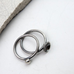Feketepont - ezüst rakásolható gyűrű - ékszer - gyűrű - kerek gyűrű - Meska.hu