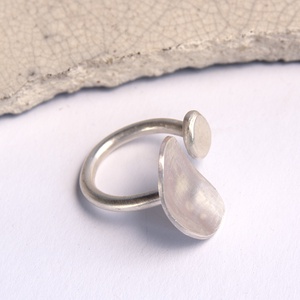 Békaliliom - ezüst gyűrű - ékszer - gyűrű - figurális gyűrű - Meska.hu