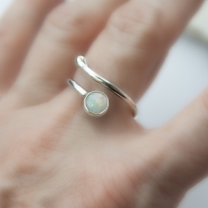 Draco - ezüst gyűrű opállal - Meska.hu