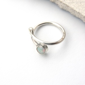 Draco - ezüst gyűrű opállal - ékszer - gyűrű - vékony gyűrű - Meska.hu