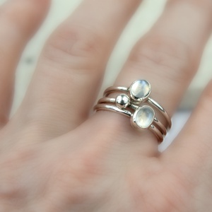 Jégvarázs - ezüst gyűrű holdkővel, Ékszer, Gyűrű, Többköves gyűrű, Ékszerkészítés, Ötvös, több darabos, rakásolhathó, halmozható gyűrűt készítettem 925-ős finomságú - sterling - ezüstből. E..., MESKA